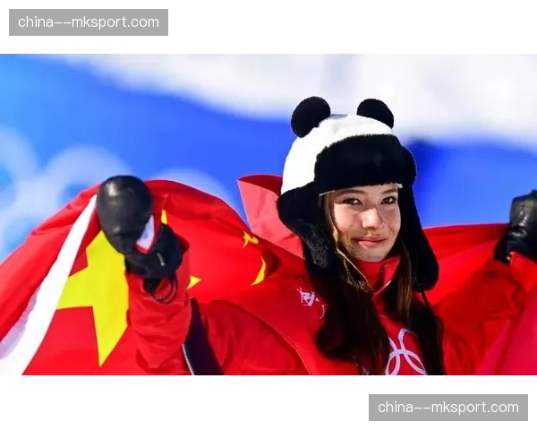 谷爱凌领衔中国四将出战自由式滑雪女子U型场地技巧决赛冲金