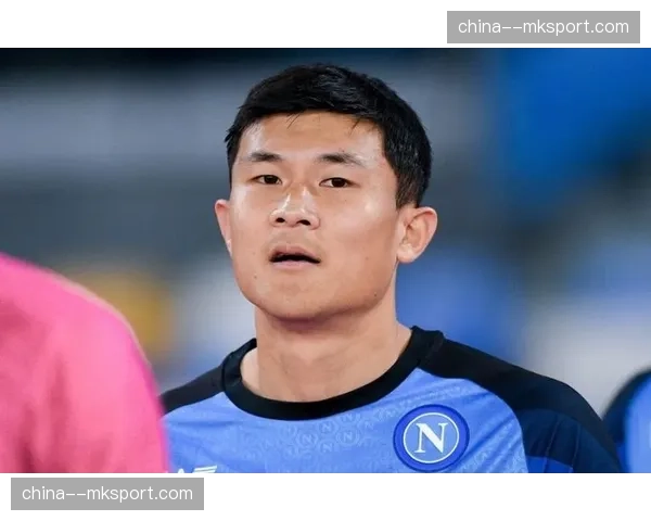 转会传闻:曼联派出球探考察那不勒斯中卫金玟哉 转会传闻:曼联派出球探考察那不勒斯中卫金玟哉